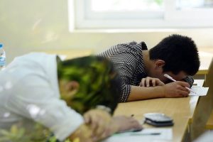 mộng vào đại học nhưng nhiều sinh viên vẫn bỏ học giữa chừng