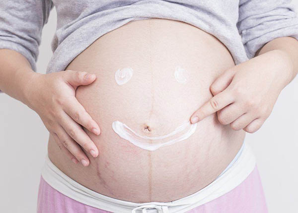 Hạn chế và cải thiện tình trạng rạn da khi mang thai