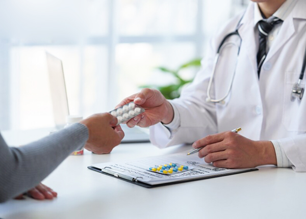 Công dụng và lưu ý khi sử dụng thuốc điều trị ho có đờm